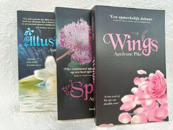 Wings, Spells, Illusions van Aprilynne Pike, perfecte staat  beschikbaar voor biedingen