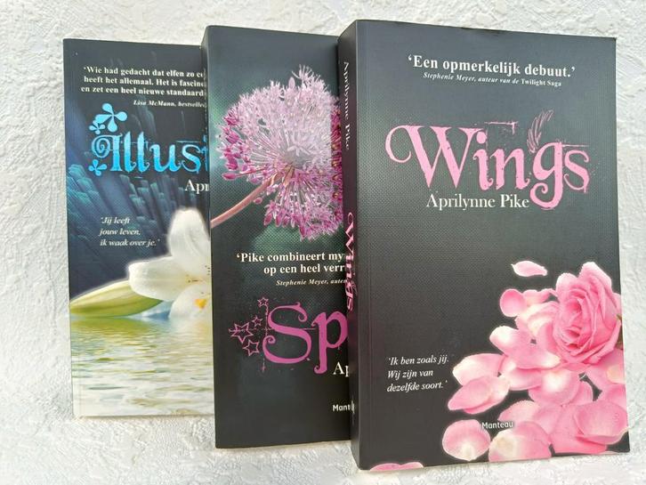 Wings, Spells, Illusions van Aprilynne Pike, perfecte staat, Boeken, Chicklit, Zo goed als nieuw, Ophalen of Verzenden