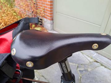Lederen zadel (Berthoud-Marie Blanque), Fietsen en Brommers, Fietsonderdelen, Ophalen, Zo goed als nieuw, Algemeen, Zadel