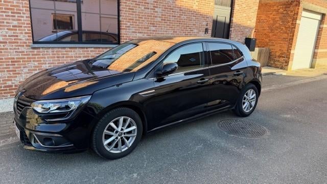 Renault Megane IV Hatchback 2020 84.000km, Auto's, Voorwielaandrijving, Stof, Zwart, 1306 kg