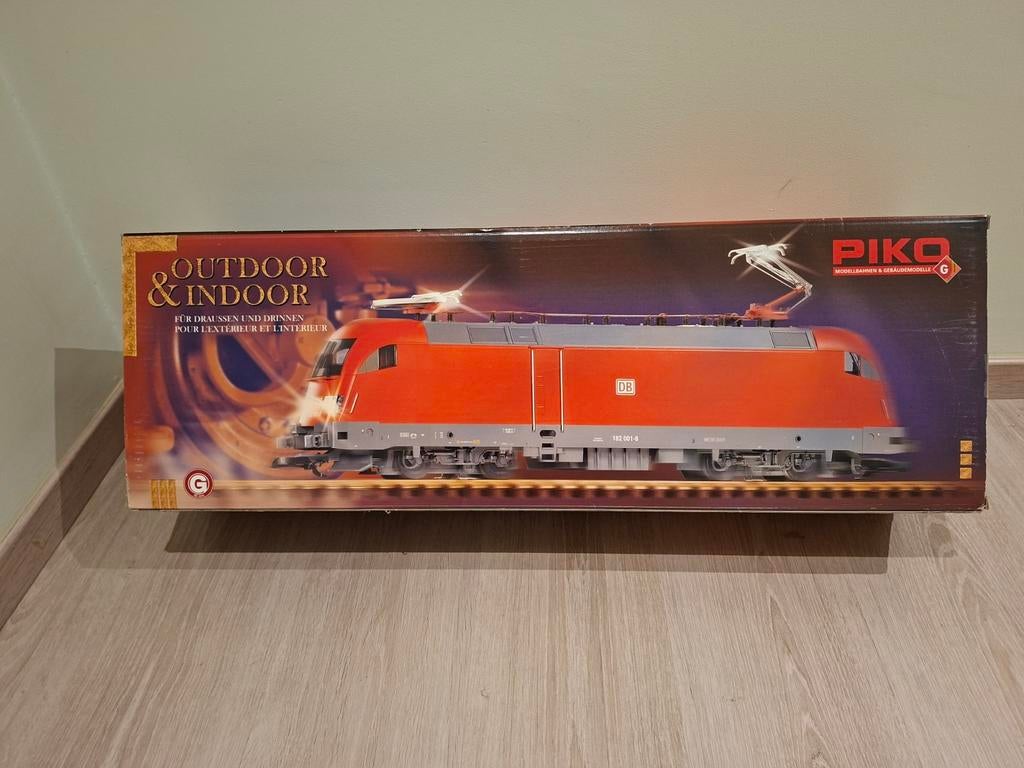 PIKO E-LOK TAURUS " PORSCHE " EP.  V, Ophalen, Nieuw, Locomotief, Piko