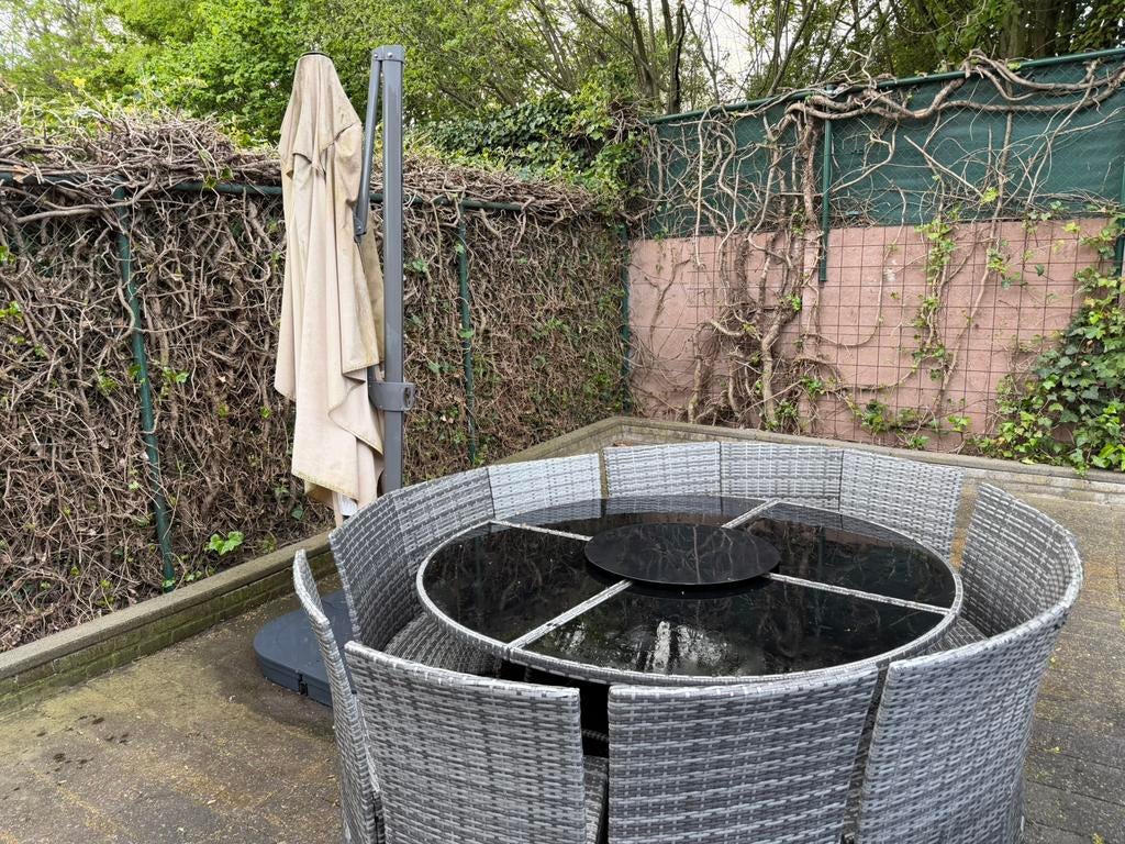 Tuintafel, stoelen en parasol en opbergdoos, Ophalen, Gebruikt