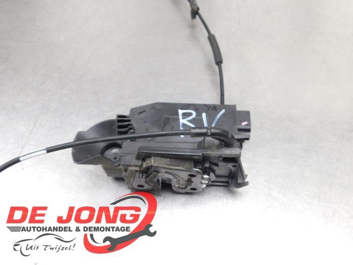 Serrure portière mécanique 4portes avant droite d'un Citro, Autos : Pièces & Accessoires, -, 3 mois de garantie, Utilisé, -