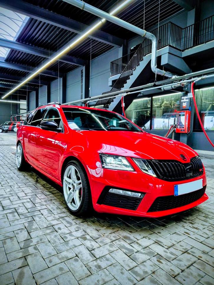 Skoda Octavia RS 245, Autos, Skoda, Particulier, Octavia, Sièges chauffants, Essence, Euro 6, Break, 5 portes, Automatique, Rouge