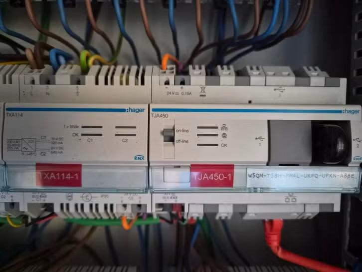 TJA450 Hager - Domovea Server, Computers en Software, Servers, Ophalen of Verzenden, Gebruikt