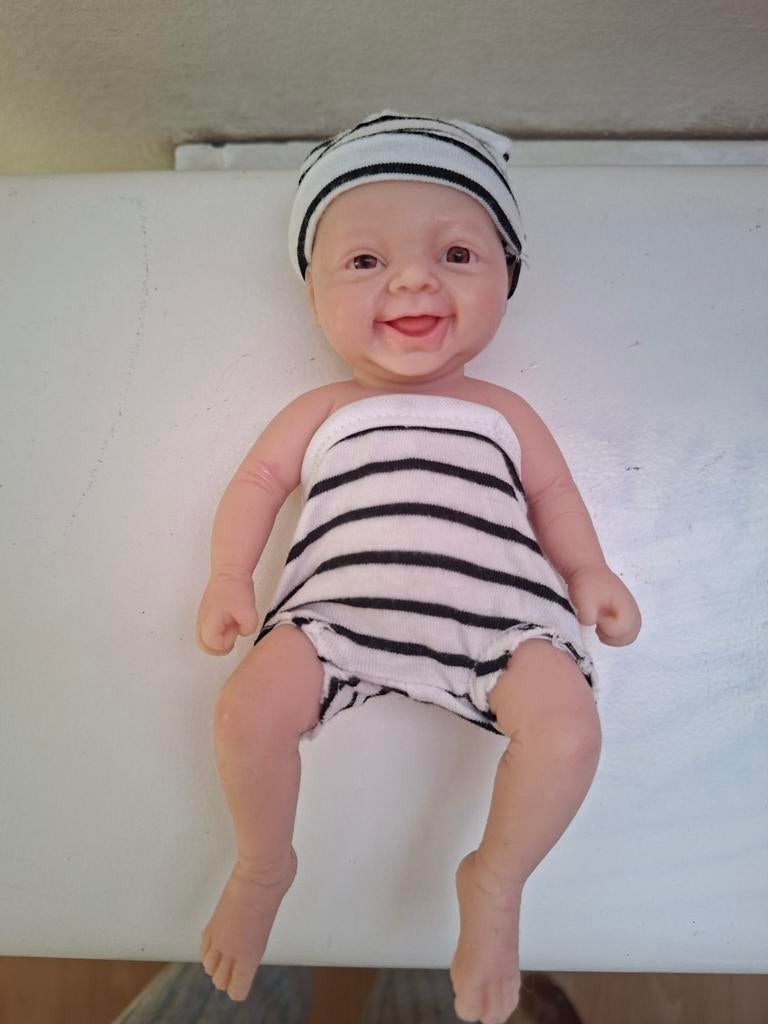 Levensechte pop siliconen beweegbaar 20 cm