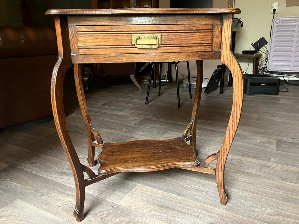 Charmant vintage houten bijzettafeltje / schrijftafel, Antiek en Kunst, Ophalen