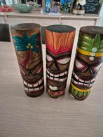 Tiki beelden ., Ophalen