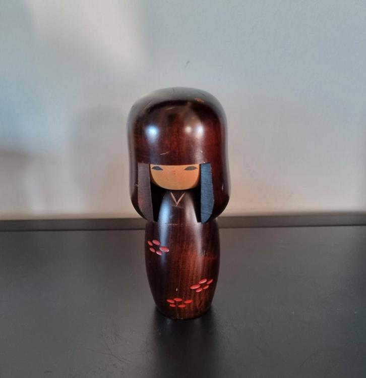 Cute Shun sai (décor printanier) Kokeshi d'Usaburo, Antiquités & Art, Art | Sculptures & Bois, Envoi