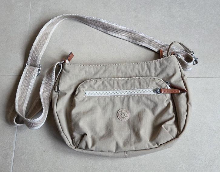 Kipling handtas beige, Handtassen en Accessoires, Tassen | Damestassen, Gebruikt, Handtas, Beige, Ophalen of Verzenden