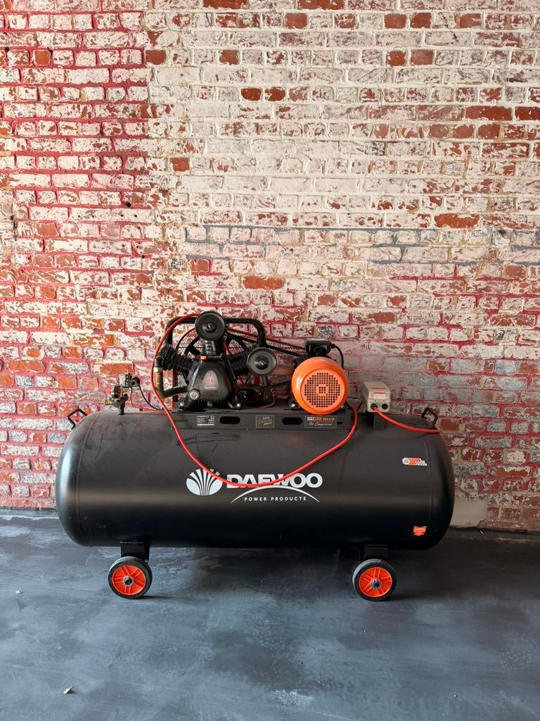 500L driefasige compressor, Ophalen, Zo goed als nieuw