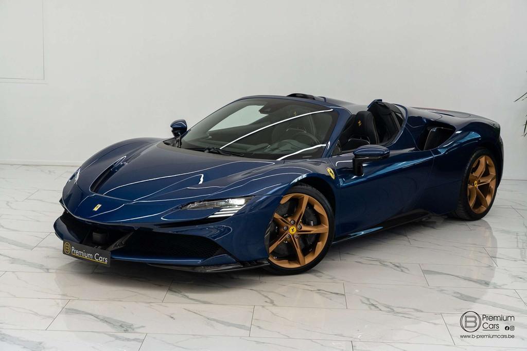 Ferrari SF90 Spider 4.0 V8 F1! PHEV! 10x Carbon / Mega Spec, Auto's, Gebruikt, Cabriolet, Blauw, Alcantara