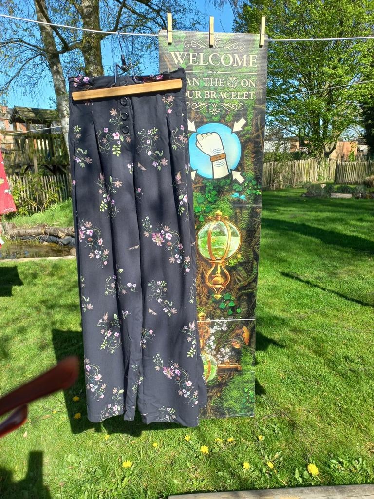 tomorrowland, Enlèvement ou Envoi