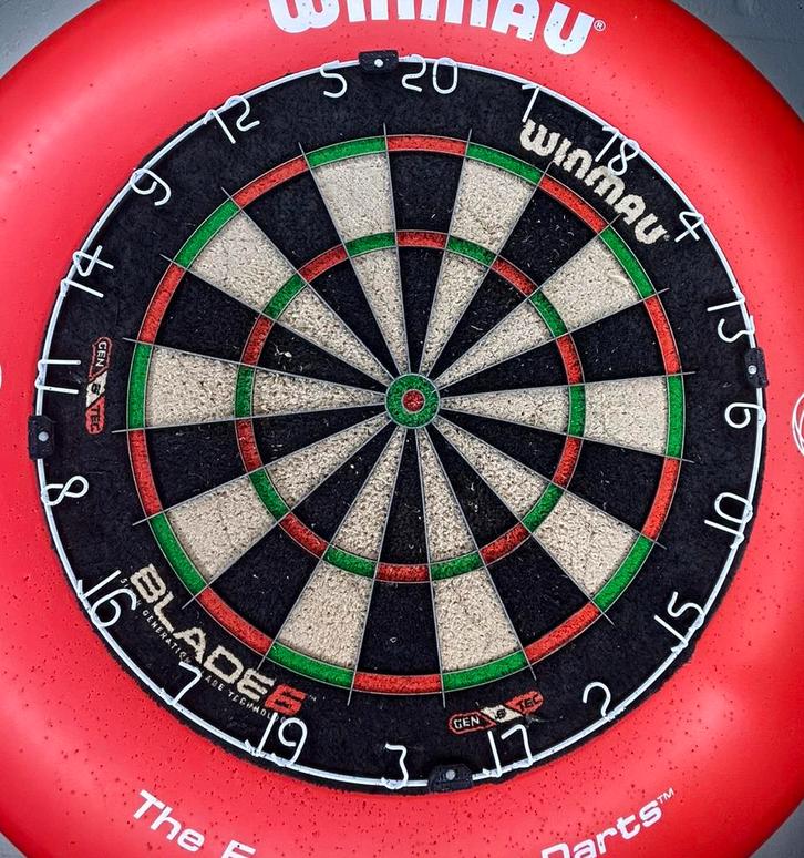 Winmau Blade 6 dartbord, Sport en Fitness, Darts, Zo goed als nieuw, Ophalen