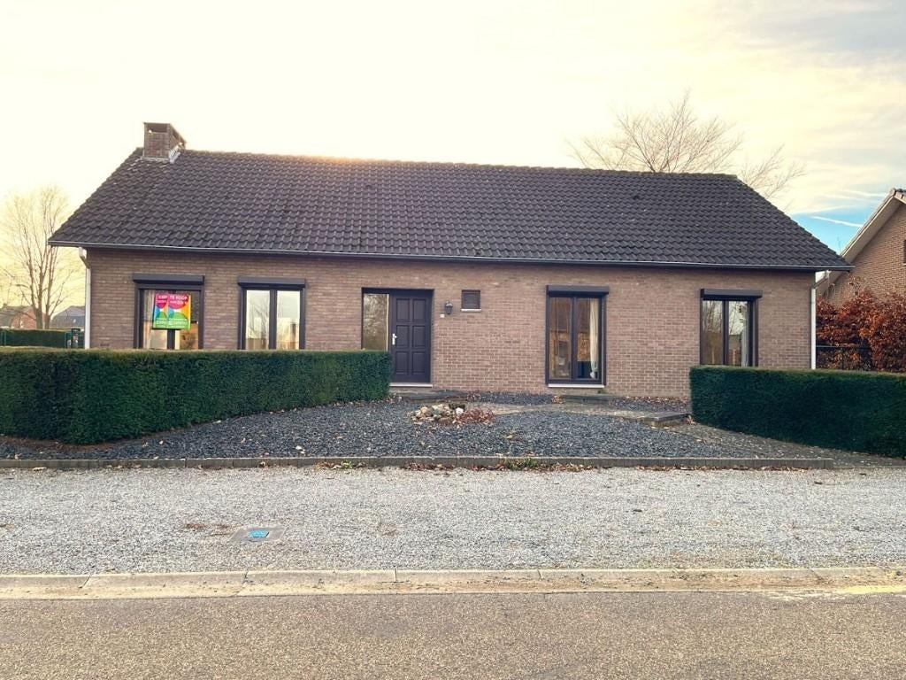 Instapklare woning te 3950 Bocholt, Vrijstaande woning, 3 kamers, Provincie Limburg