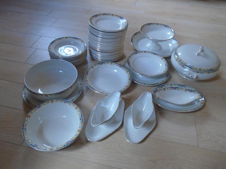 st amandinoise fijn aardewerk servies, Antiek en Kunst, Antiek | Servies los, Ophalen