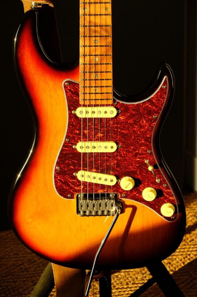 Père S7 Larry Carlton, Musique & Instruments, Instruments à corde | Guitares | Électriques, Comme neuf, Solid body, Autres marques