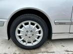 Mercedes Benz E 220 CDI  automatische transmissie 3.490€, Auto's, Mercedes-Benz, Stof, 4 cilinders, 1390 kg, Zilver of Grijs