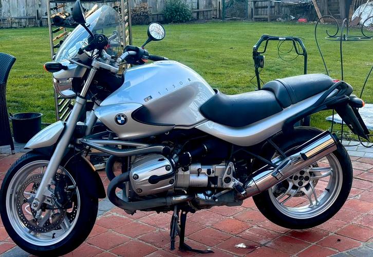 mooie BMW R1150R met kofferset, Motos, Motos | BMW, Naked bike, plus de 35 kW, 2 cylindres, Poignées chauffantes, Enlèvement