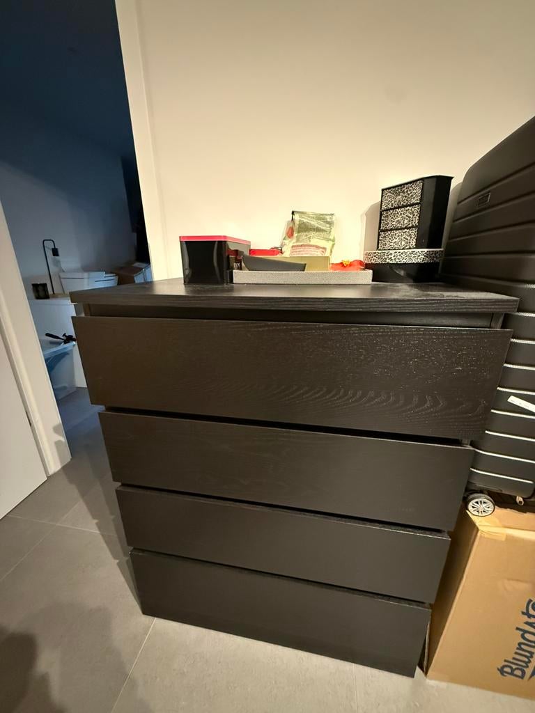 Commode MALM noir 4 tiroirs, Maison & Meubles, Armoires | Commodes, Comme neuf, Enlèvement