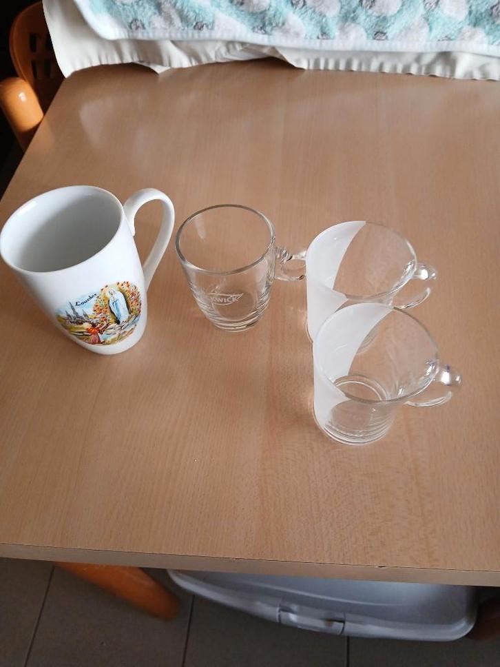 tasses divers, Maison & Meubles, Cuisine | Vaisselle, Comme neuf, Tasse(s) et/ou soucoupe(s), Verre, Enlèvement