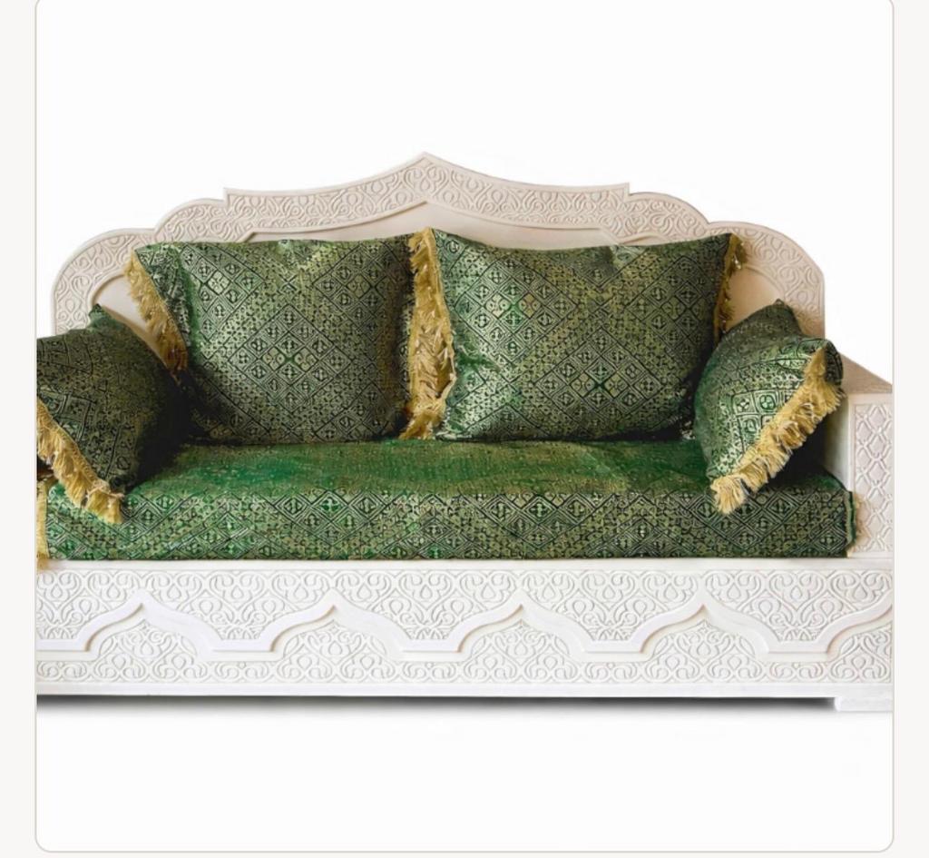 Antieke Marokkaanse bank (Te huur), Ophalen