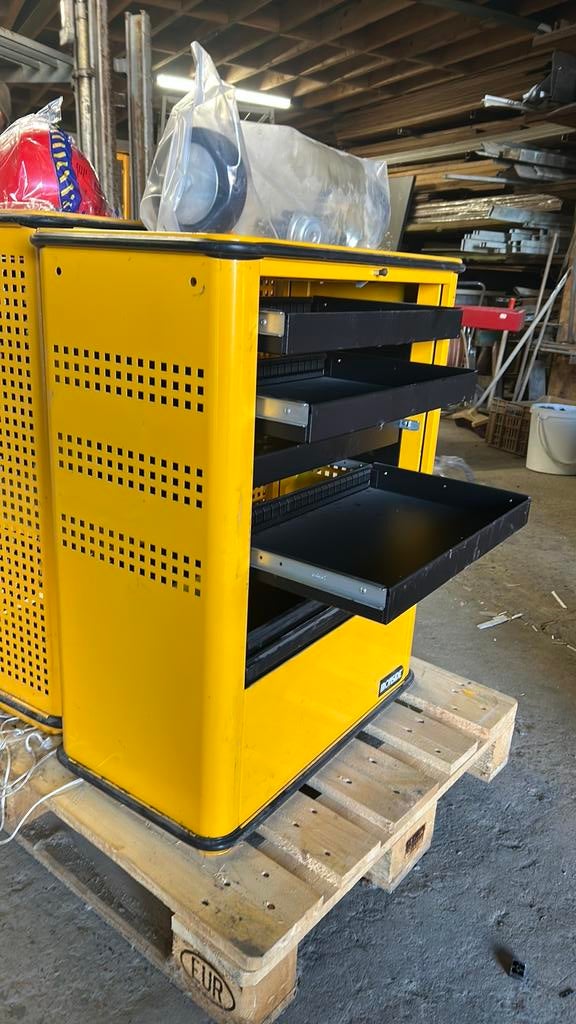 Nieuwe gereedschapskoffers Ironside, Ophalen, Nieuw