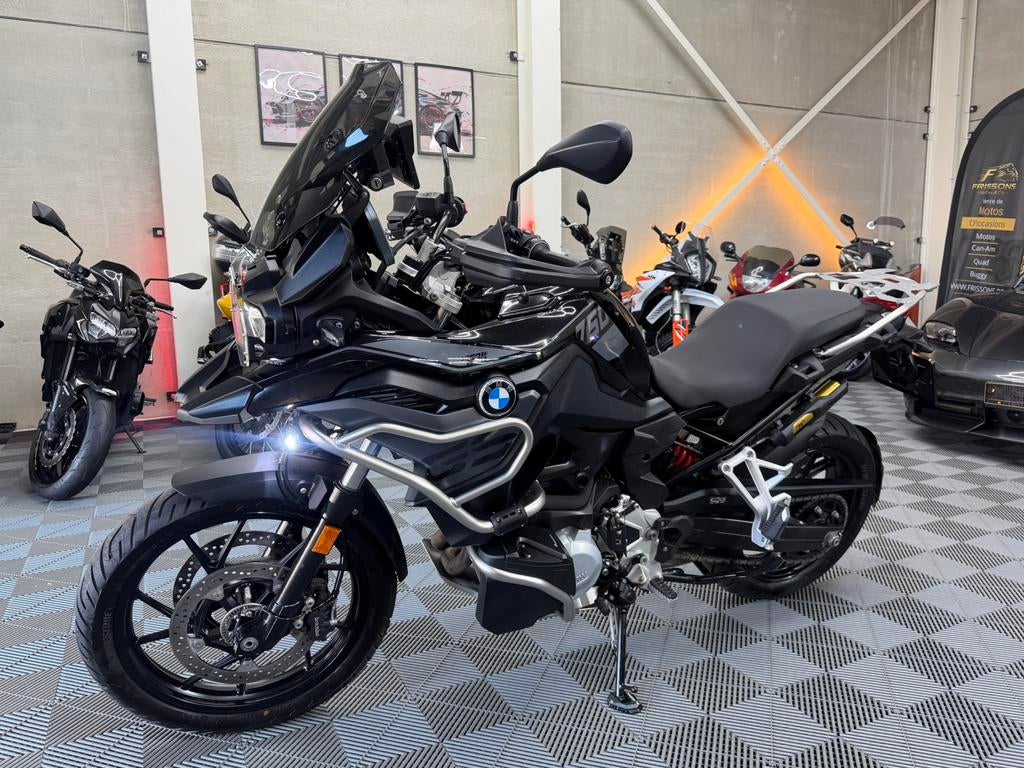 BMW GS 750 TRIPLE BLACK * 2024 * 1.300 km * GARANTIE, Motos, Poignées chauffantes, Permis Moto A, Tourisme, Entreprise