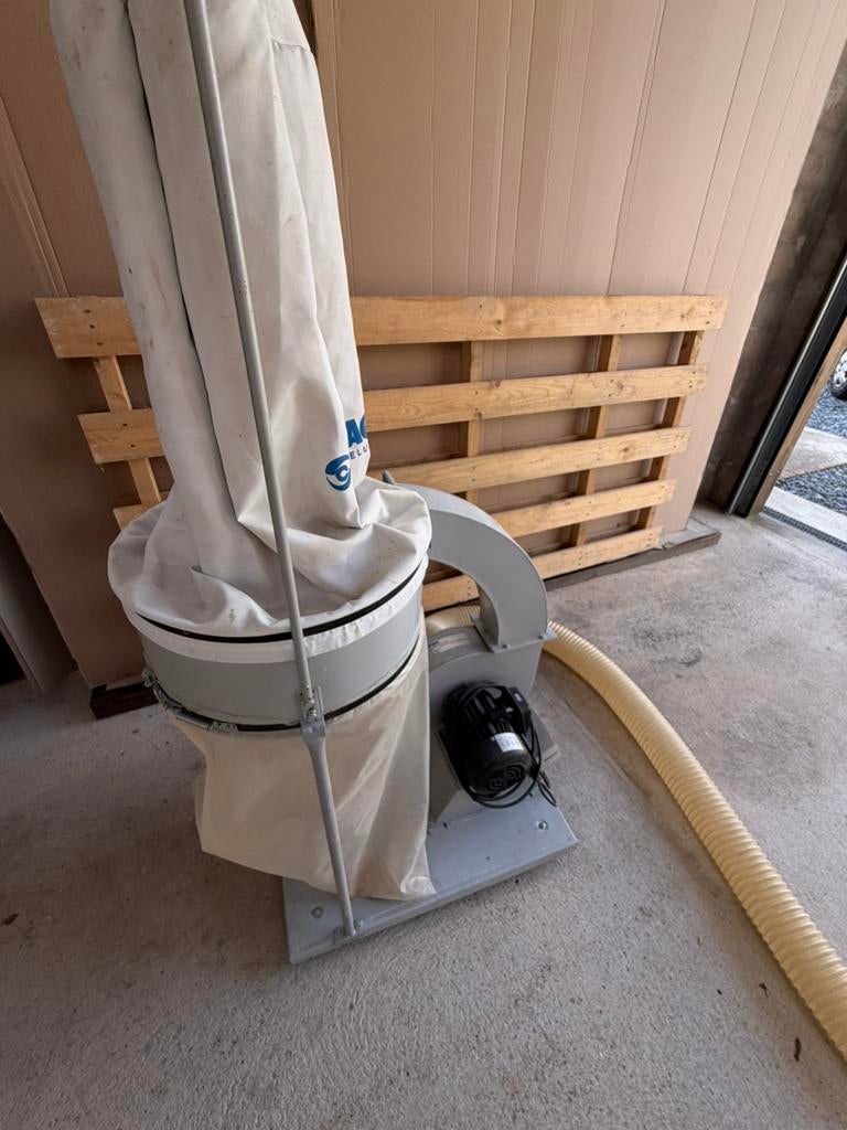 Aspirateur a copeaux Contimac, Enlèvement