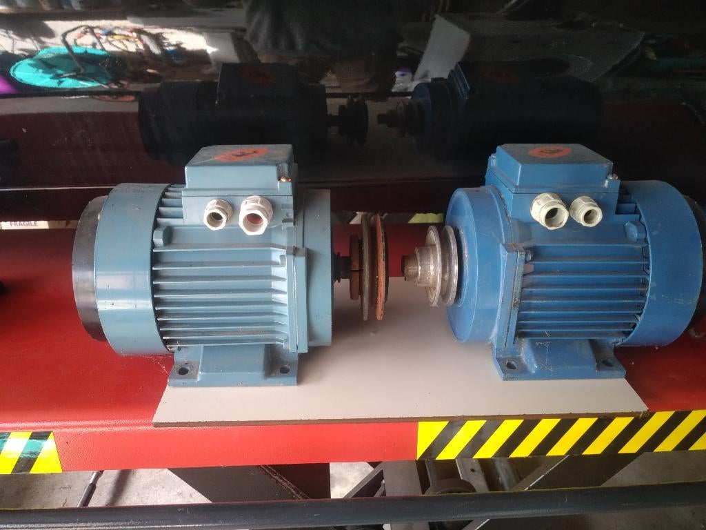 Moteur electrique 3x220 v, Bricolage & Construction, Moteurs, Enlèvement, Comme neuf, Moteur électrique, Moins de 1400 tpm