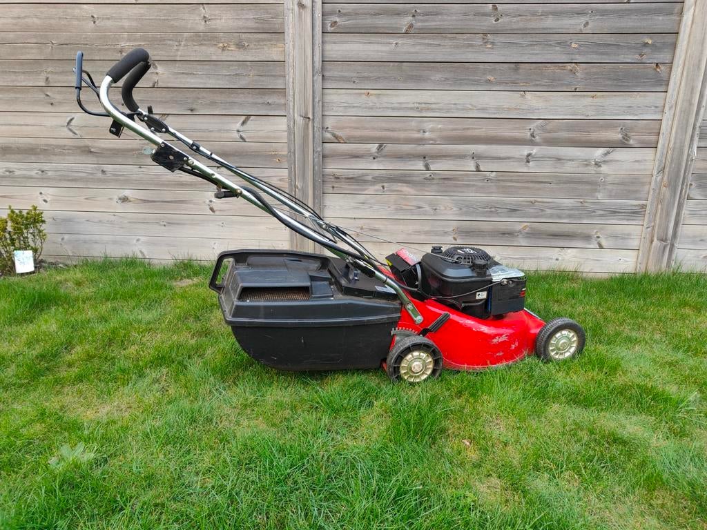 Rover benzine maaier zelftrekker, Ophalen