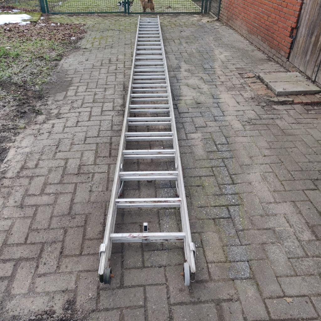 ladder 2 x 24 trede, Ophalen, Ladder