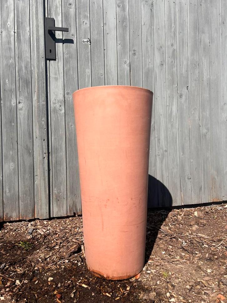 Terracotta kleur - kunststoffen bloempot - 70 cm x 30 cm., Tuin en Terras, Bloempotten, Gebruikt, Kunststof, Binnen, Balkon, Tuin