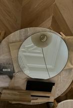 Miroir Bolia, Enlèvement, Neuf