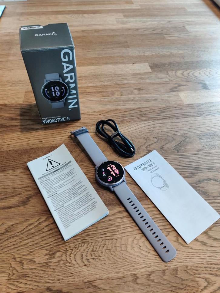 Garmin Vivoactive 5 - Montre connectée, Bijoux, Sacs & Beauté, Montres de sport, Comme neuf, Étanche, Enlèvement ou Envoi