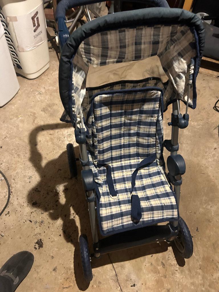 Poppen buggy poppenwagen pop, Ophalen, Zo goed als nieuw, Babypop