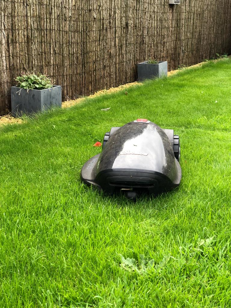 Robotmaaier robomow mc 500, Tuin en Terras, Robotmaaiers, Ophalen