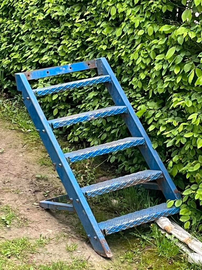 Industiele trap, werftrap, dringend weg!, Doe-het-zelf en Bouw, Ladders en Trappen, Ophalen, Zo goed als nieuw, Trap