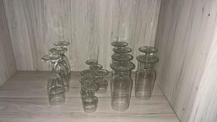 Diverse glazen - gratis, Verzamelen, Glas en Drinkglazen, Gebruikt, Frisdrankglas, Ophalen