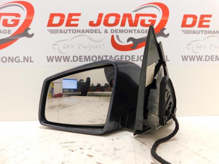 Rétroviseur extérieur gauche d'un Mercedes E-Klasse, Autos : Pièces & Accessoires, Rétroviseurs, Mercedes-Benz, Utilisé, 3 mois de garantie