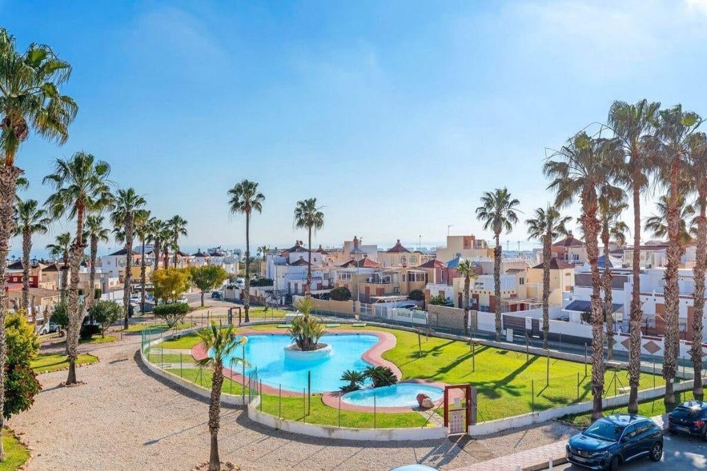 Maison d'angle avec terrasse /Los Altos, Orihuela Costa, 85 m², Maison d'habitation, Los Altos, Orihuela Costa, 3 pièces