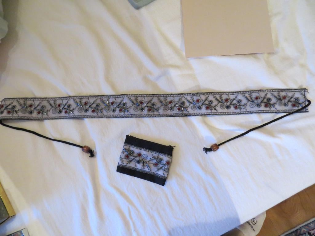 tailleriem + zakje - nieuw - voor goed doel, Kleding | Dames, Wit, Nieuw, Tailleriem, Ophalen of Verzenden