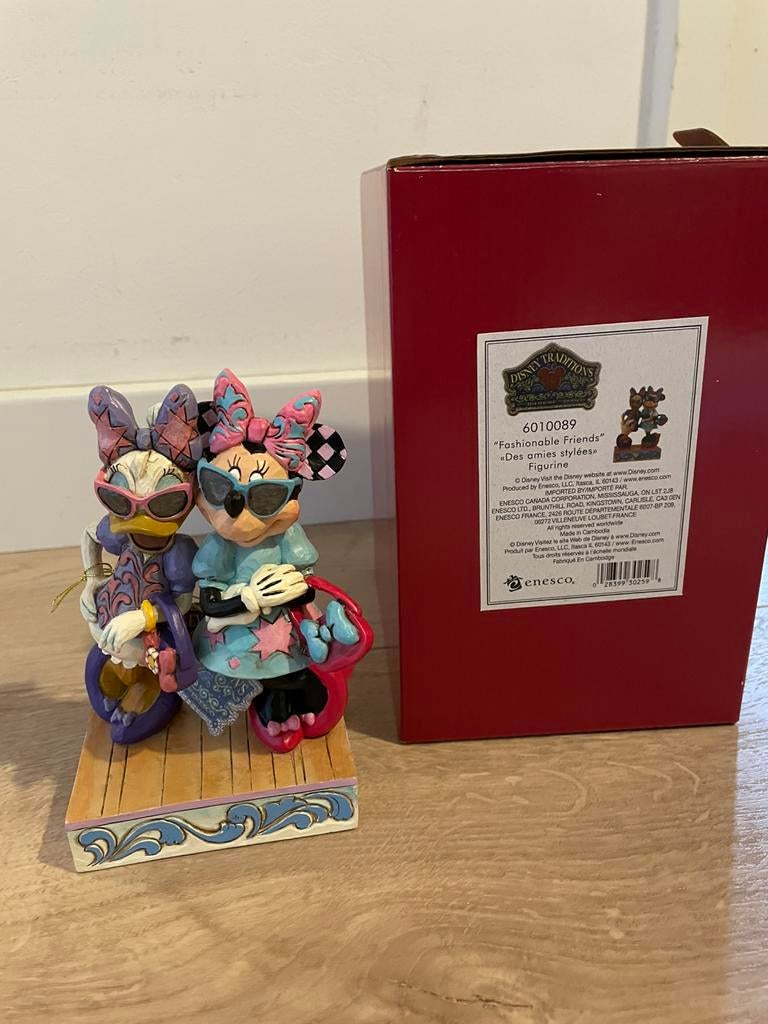 Disney traditions jim shore Friends minnie daisy duck, Collections, Disney, Comme neuf, Enlèvement ou Envoi