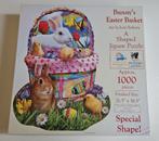 Puzzel Sunsout 1000 stukjes Bunny's easter basket (NIEUW), Enlèvement ou Envoi, 500 à 1500 pièces, Neuf, Puzzle