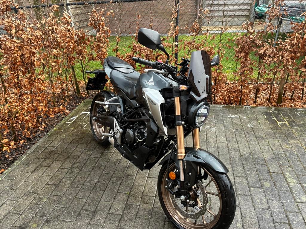 honda cb 125 r in topconditie, Motos, Permis Moto A1 minimum, Éclairage LED, 1 cylindre, Manuelle