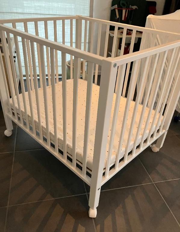 Park Childhome, Kinderen en Baby's, Babyparken, Zo goed als nieuw, Rechthoekig, In hoogte verstelbaar, Boxkleed, Wieltjes, Ophalen