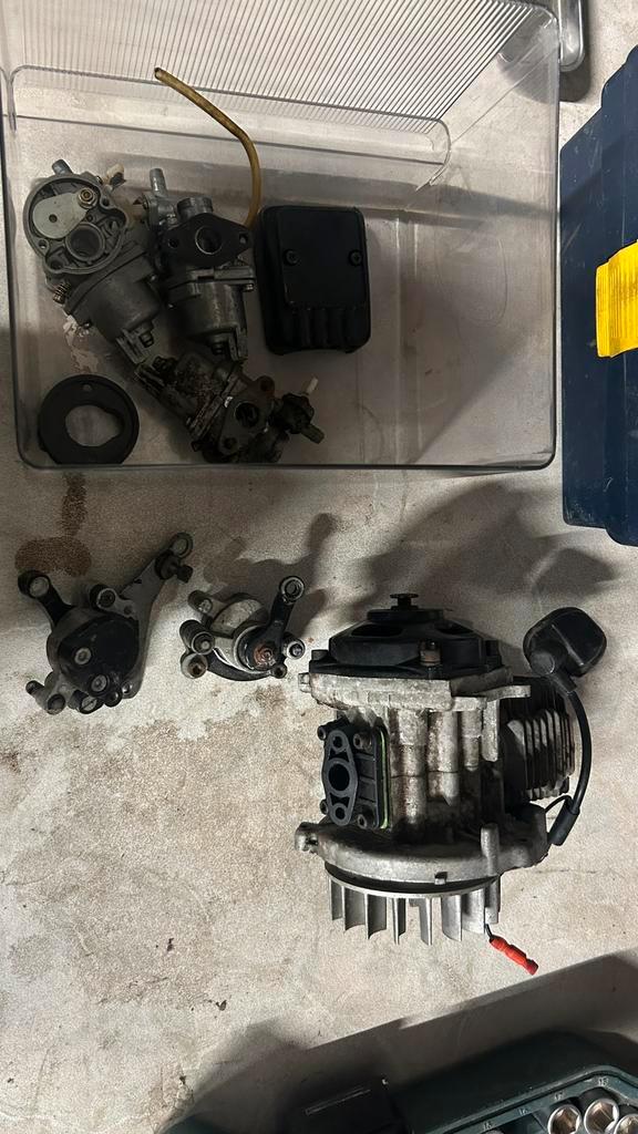 Pocketbike onderdelen, Fietsen en Brommers, Brommeronderdelen | Algemeen, Zo goed als nieuw, Blok, Ophalen