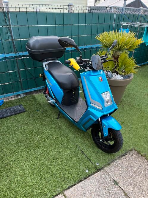 Scooter electrisch met maar 500 km op de teller rkjbewijs B, Fietsen en Brommers, Scooters | Overige merken, Zo goed als nieuw