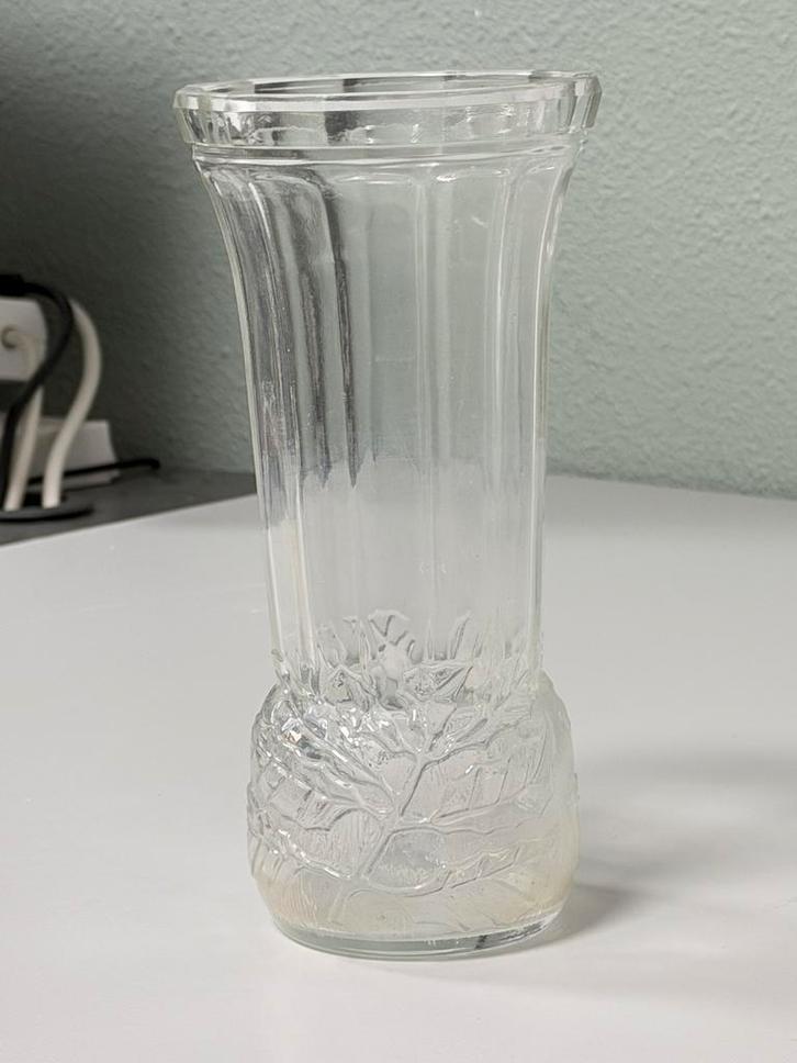 Vintage glazen glas bloemen vaas – reliëf bladeren – 23 cm, Antiek en Kunst, Antiek | Vazen, Ophalen of Verzenden