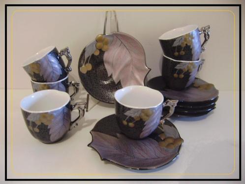 Set van 6 Porselein mokka tassen >> GHAZALA << floraal decor, Maison & Meubles, Cuisine | Vaisselle, Neuf, Tasse(s) et/ou soucoupe(s)